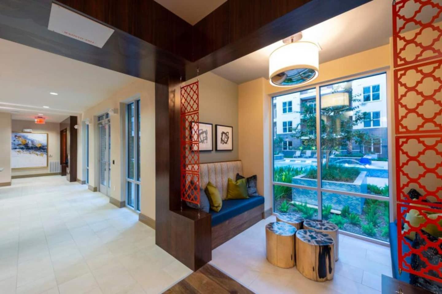 Downtown Apt Free Parking - Pool - Gym - Fully Kitchen Houston Eksteriør billede