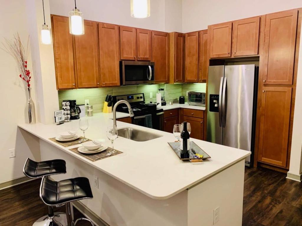 Downtown Apt Free Parking - Pool - Gym - Fully Kitchen Houston Eksteriør billede