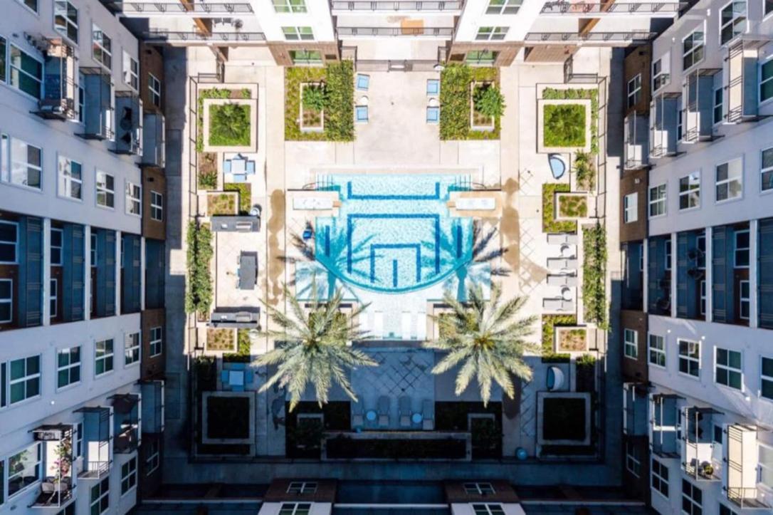 Downtown Apt Free Parking - Pool - Gym - Fully Kitchen Houston Eksteriør billede
