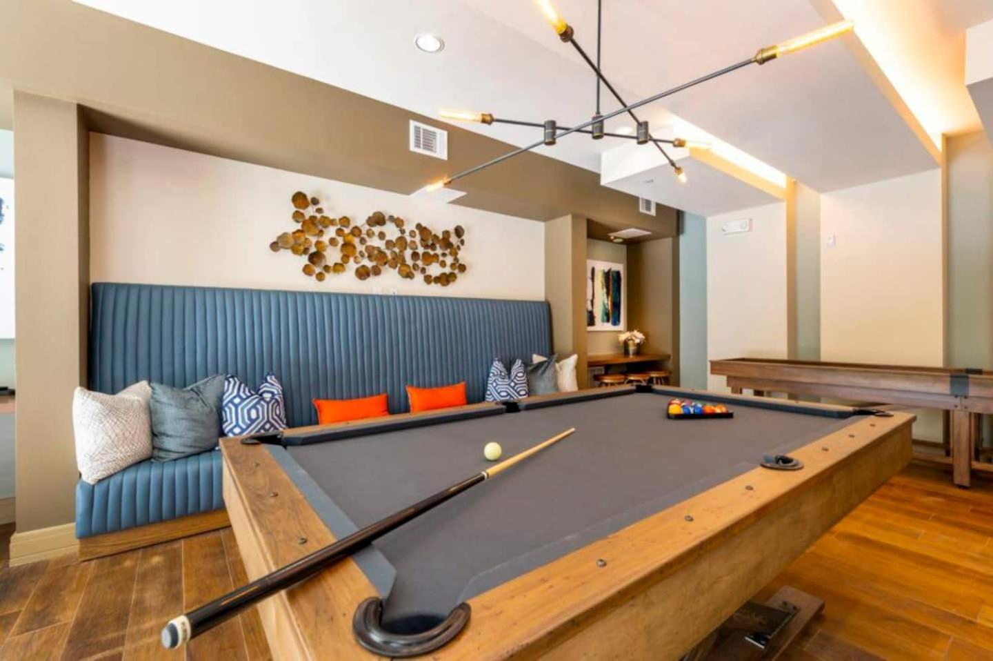 Downtown Apt Free Parking - Pool - Gym - Fully Kitchen Houston Eksteriør billede