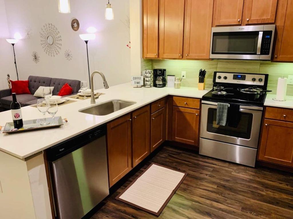 Downtown Apt Free Parking - Pool - Gym - Fully Kitchen Houston Eksteriør billede