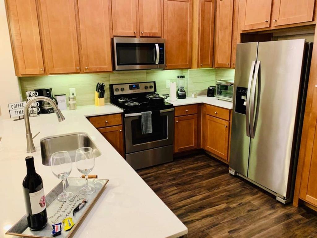Downtown Apt Free Parking - Pool - Gym - Fully Kitchen Houston Eksteriør billede