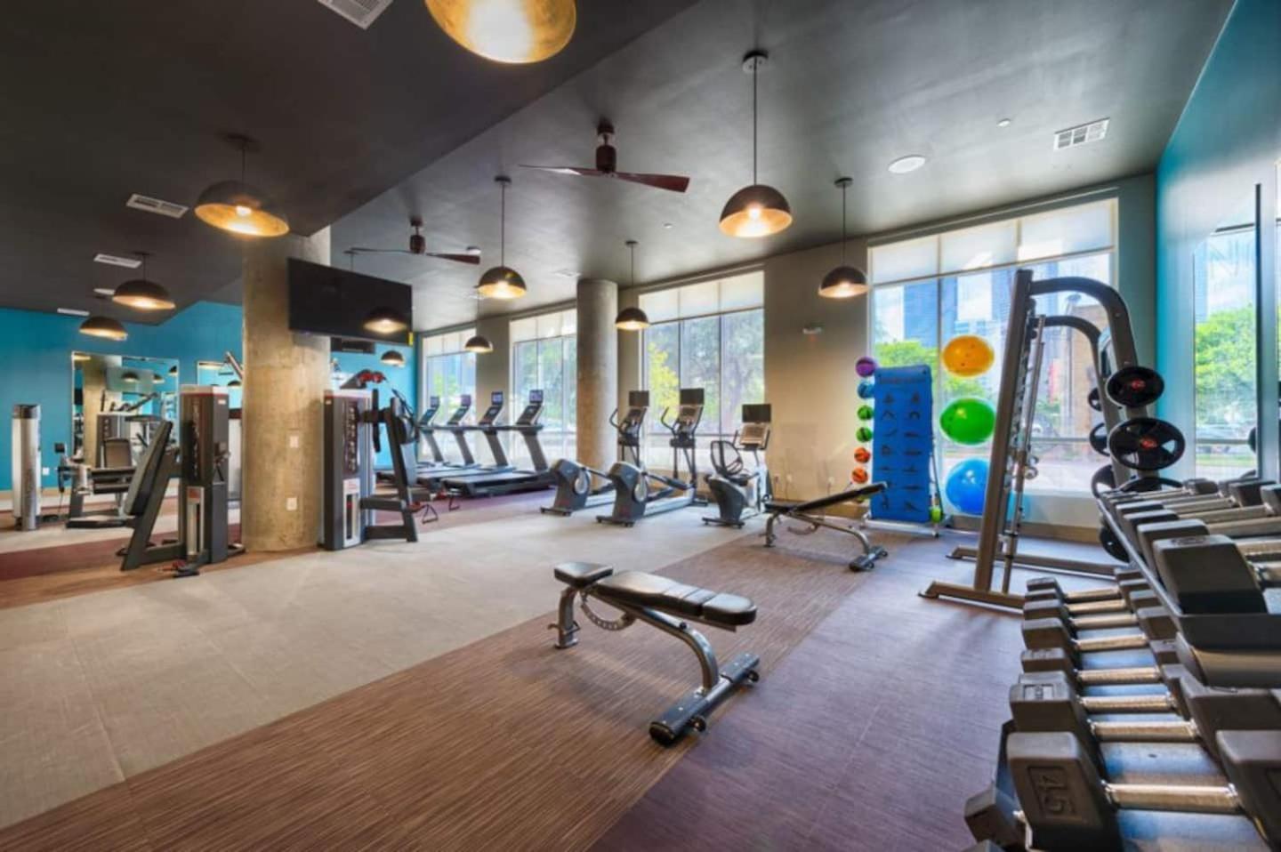 Downtown Apt Free Parking - Pool - Gym - Fully Kitchen Houston Eksteriør billede